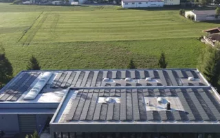 Neue Photovoltaik-Anlage auf dem Dach der Firma bes-Funkenerosion